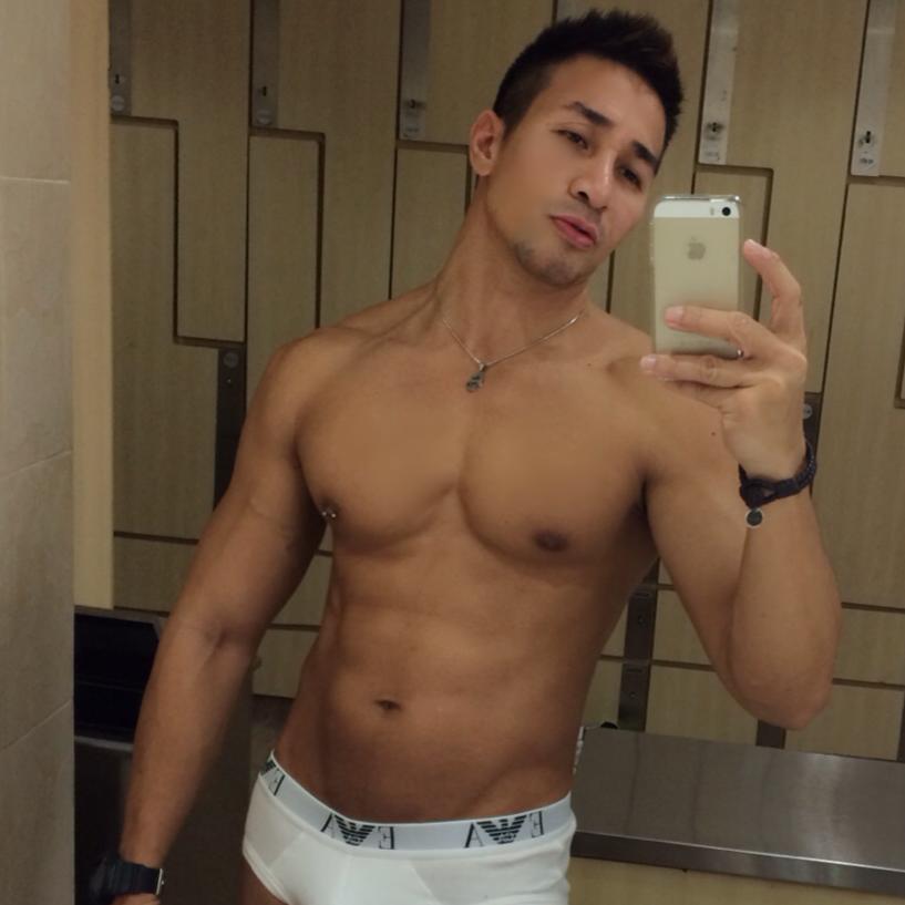 Malaysian Hunk Hycarl Damier Queerclick