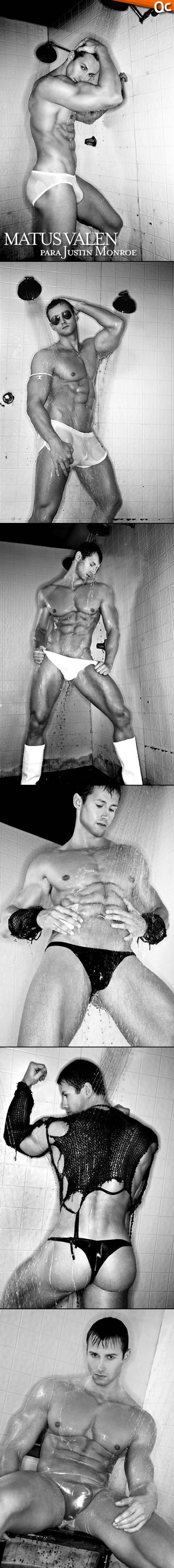 Matus Valent para Justin Monroe