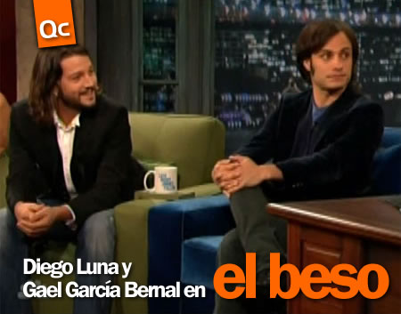 Gael Garcia Bernal Besa Mejor que Sean Penn 