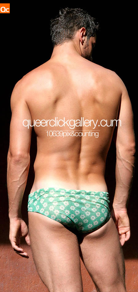QueerClickGallery.cum