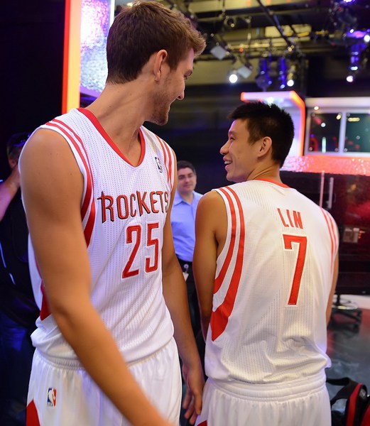 jeremy-lin-and-chandler-parsons-05.jpg