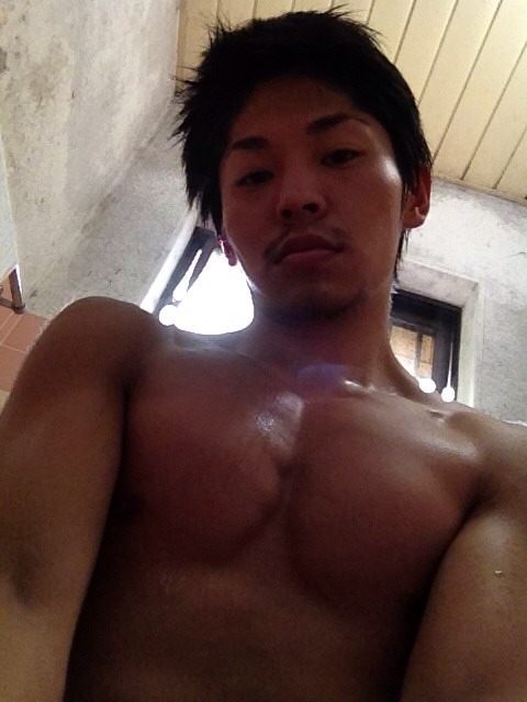 Japanese Muscle Hunk Cums