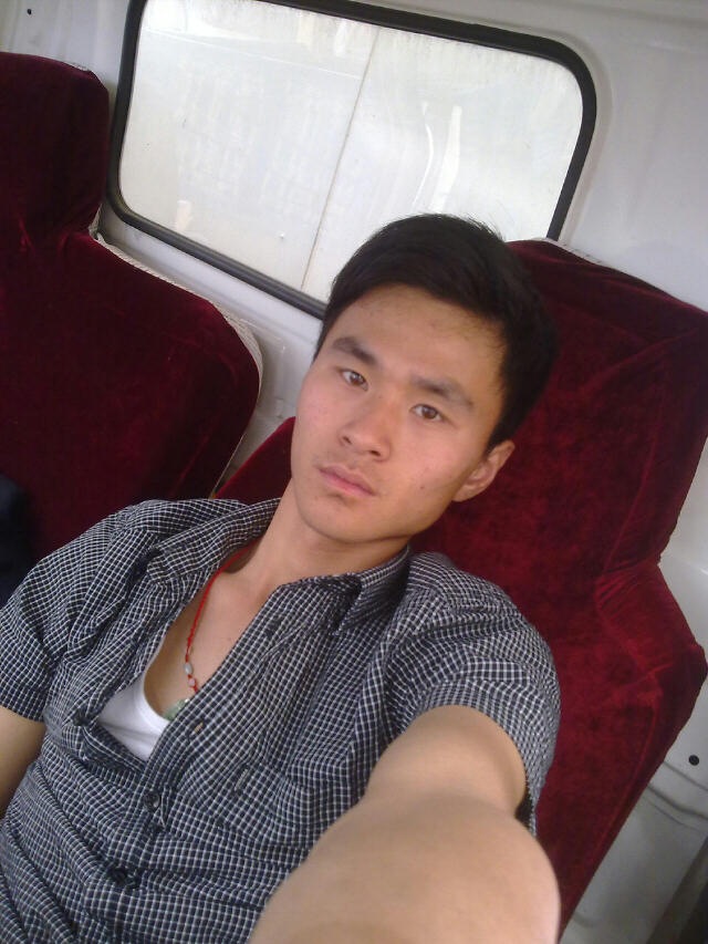 Cute Chinese Guy - QueerClick.