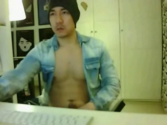 cute-asian-webcam-jerk-off-04.png
