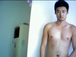 handsome-chinese-guy-jerk-off-on-webcam-01.png