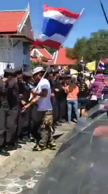 playing-with-cops-dick-during-Thai-protest-2.png