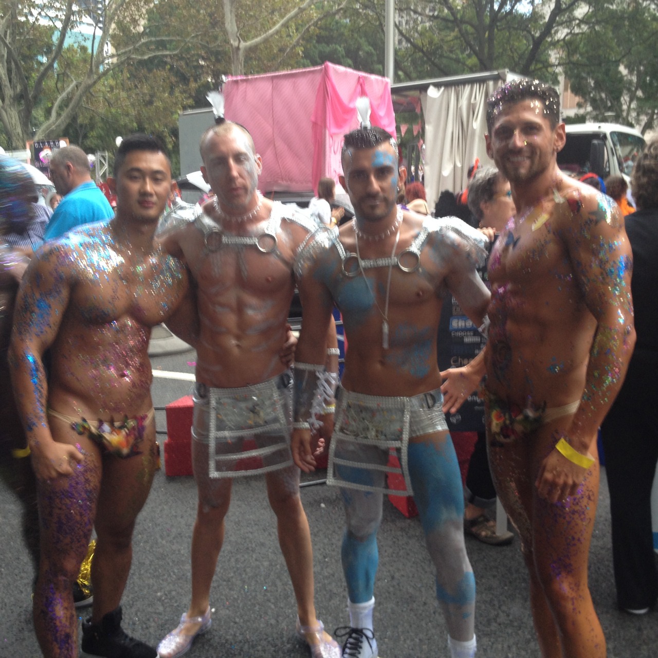 Gay Gras Mardi Naked Fundsettle Euroclear Online Dating