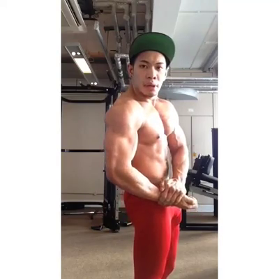 muscle-hunk-140819-07.png