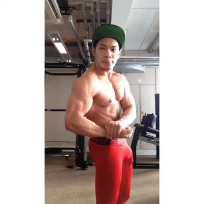 muscle-hunk-140819-08.png