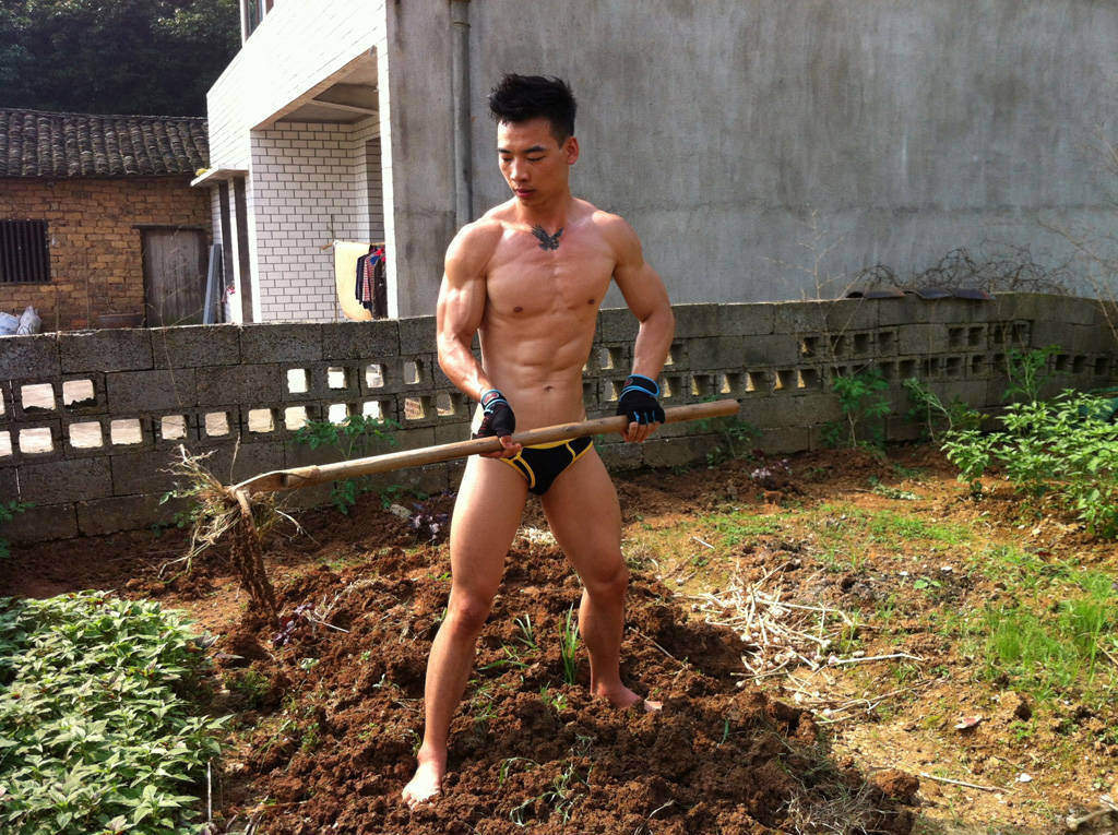 hot-gardener-141217-1.jpg