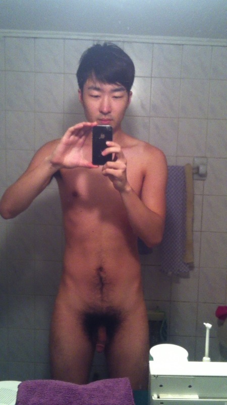 korean-dude-naked-131231-2.jpg