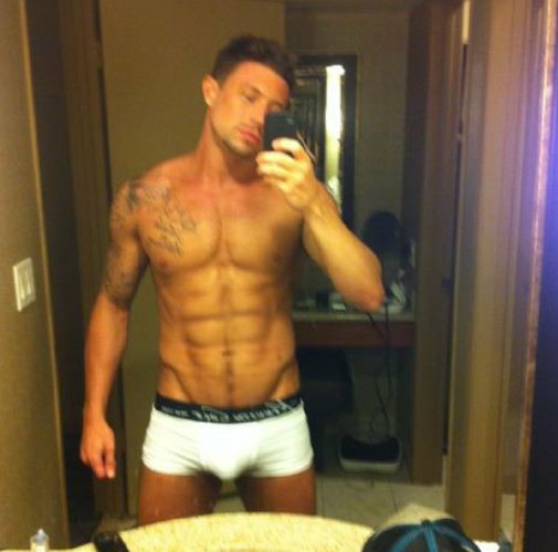 Duncan James on GuysWithiPhones