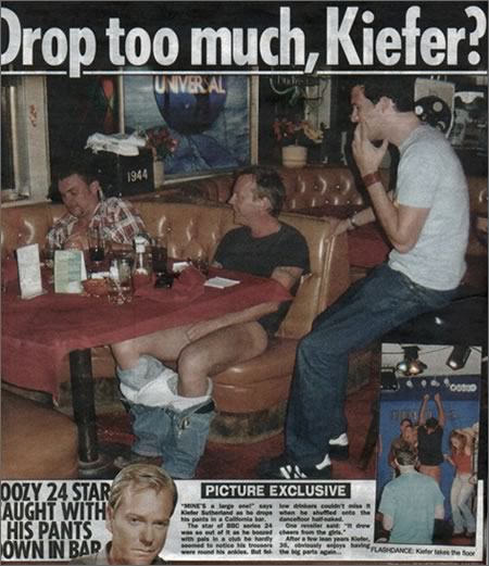 Kiefer Sutherland drops his trousers!