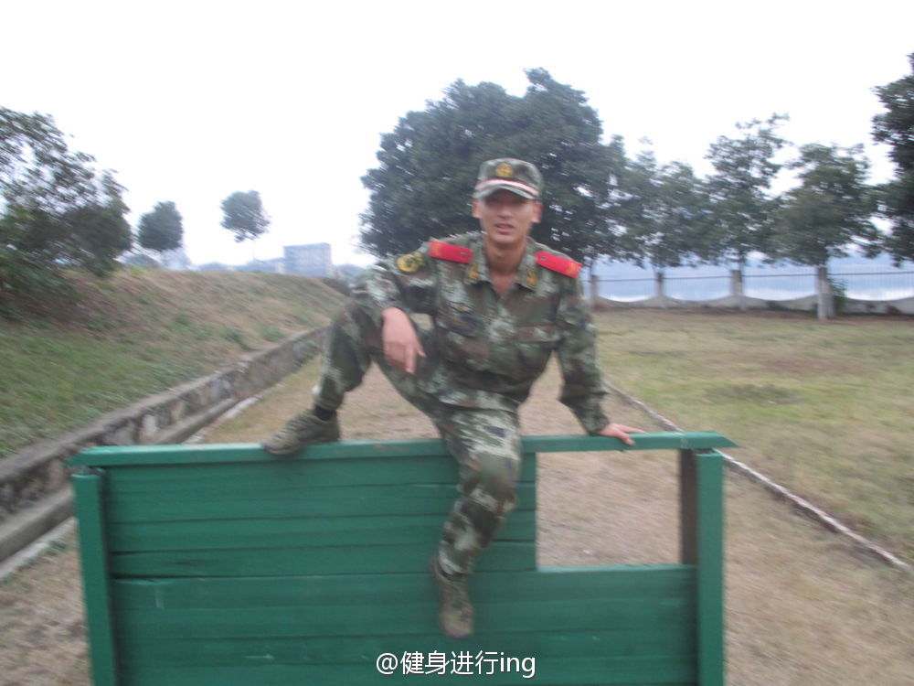 chinese-soldier-150611-2