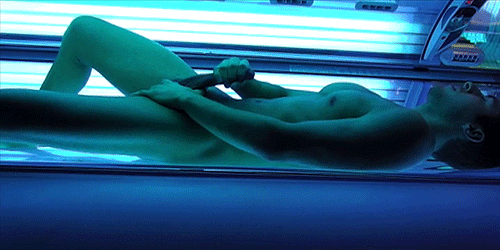 QC Open Forum: Are Gay Men Really More Prone To Use Indoor Tanning Than Straight Men?