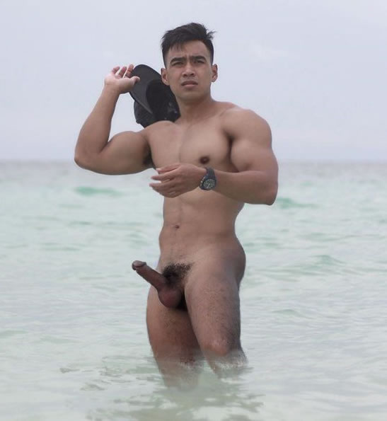 hunk-exposed-161130-03