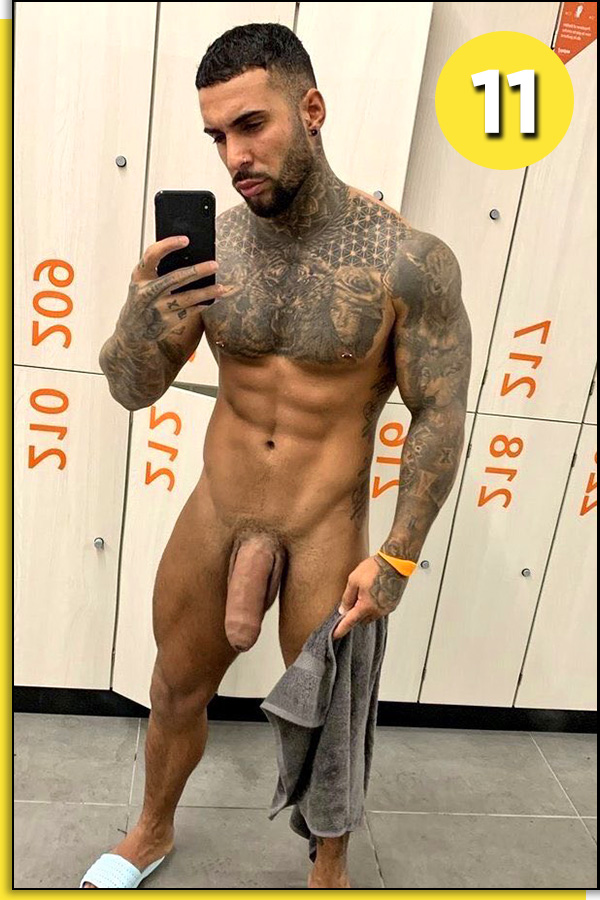 Guys With iPhones – 20 Most Viewed Selfies of 2020 (Part 1)