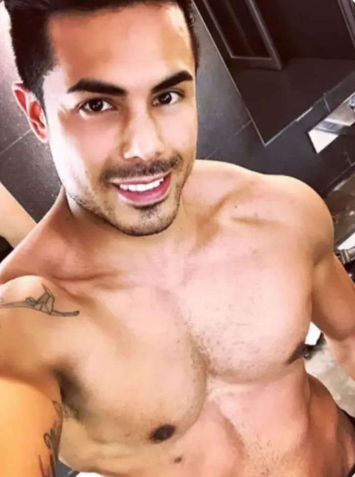 This Medical Frontliner Stuns a Lot of Thirsty Gays Online Just By Getting His COVID-19 Shot!