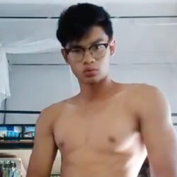 Horny Asian Nerd - Casually Horny Chinese Nerd - QueerClick