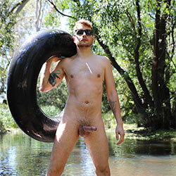 bentleyrace-nate-anderson-naked-down-by-the-creek-00_tn