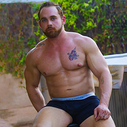 Gayhoopla: Garret Valliere - Going Solo For The Night