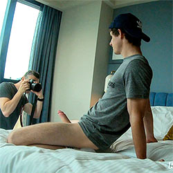Bentley Race: Brad Hunter - Brad Has a Huge Cock bentleyrace-brad-hunter-brad-has-a-huge-cock-00_tn