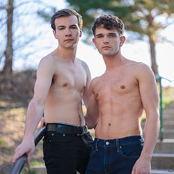 corbinfisher-isaac-4-fucks-micah-3-bareback-in-isaac-goes-deep-00_tn