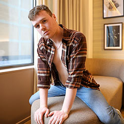 Bentley Race: Tom Robinson - Hot Strip Show by Sexy Mate Tom bentleyrace-tom-robinson-sexy-mate-tom-gave-a-hot-strip-show-00_tn