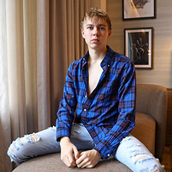 Bentley Race: Shane Madden - Winter Photoshoot bentleyrace-shane-madden-winter-photoshoot-00_tn
