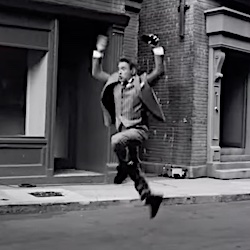 Robert-Downey-Jr-dancing