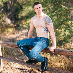 corbinfisher-ben-5-ben-gets-hot-00_tn