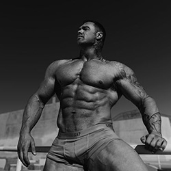 Flirt4Free: Richard Sutherland flirt4free-richard-sutherland-th
