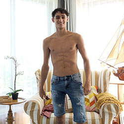 belami-ben-harington-casting-00_tn