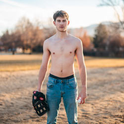 corbinfisher-elliott-00_tn