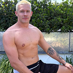 English Lads: Ronan Barclay - Straight Muscular Rugby Hunk Experiments With a Dildo englishlads-ronan-barclay-straight-muscular-rugby-hunk-experiments-with-a-dildo-00_tn
