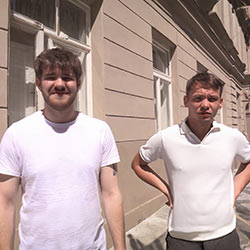 czechhunter-807-threesome-preview-00_tn