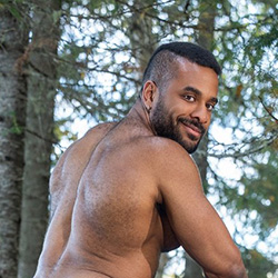Raging Stallion: Crush Daddy and Jericho James – “Shore Thing” ragingstallion-crush-daddy-jericho-james-th