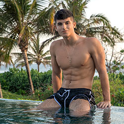 belami-ben-auletta-pin-ups-model-of-the-week-00_tn