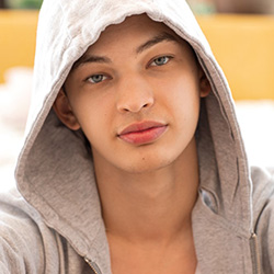 freshmen-tony-avedon-th