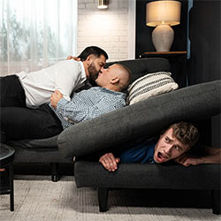 Men.com: Ed Steel and Dominic Pacifico - āThe Dad Trapā Part 1 mencom-ed-steel-fucks-dominic-pacifico-bareback-the-dad-trap-part-1-00_tn