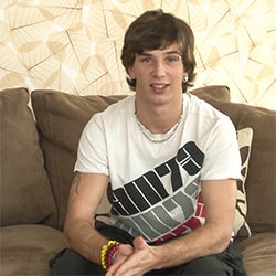 belami-monty-dickenson-casting-00_tn