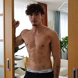 flirt4free-terry-amarati-th